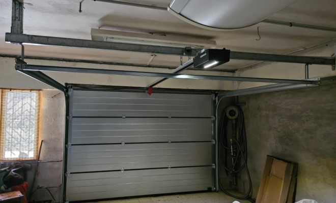 Installation d'une porte de garage à Colomiers, Toulouse, S2PC Fermetures & Automatismes